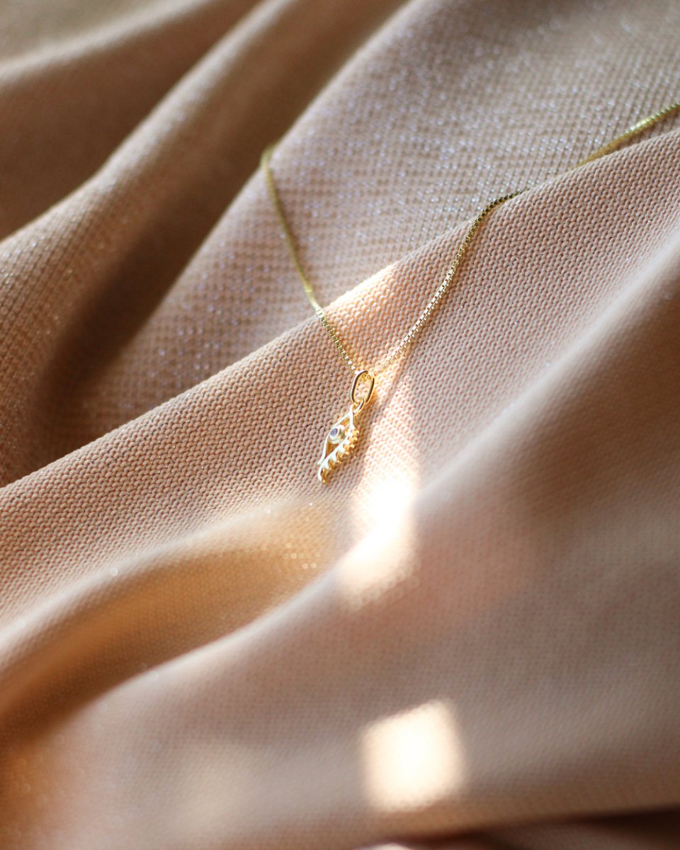 Collar baño de oro con colgante TERCER OJO brillos